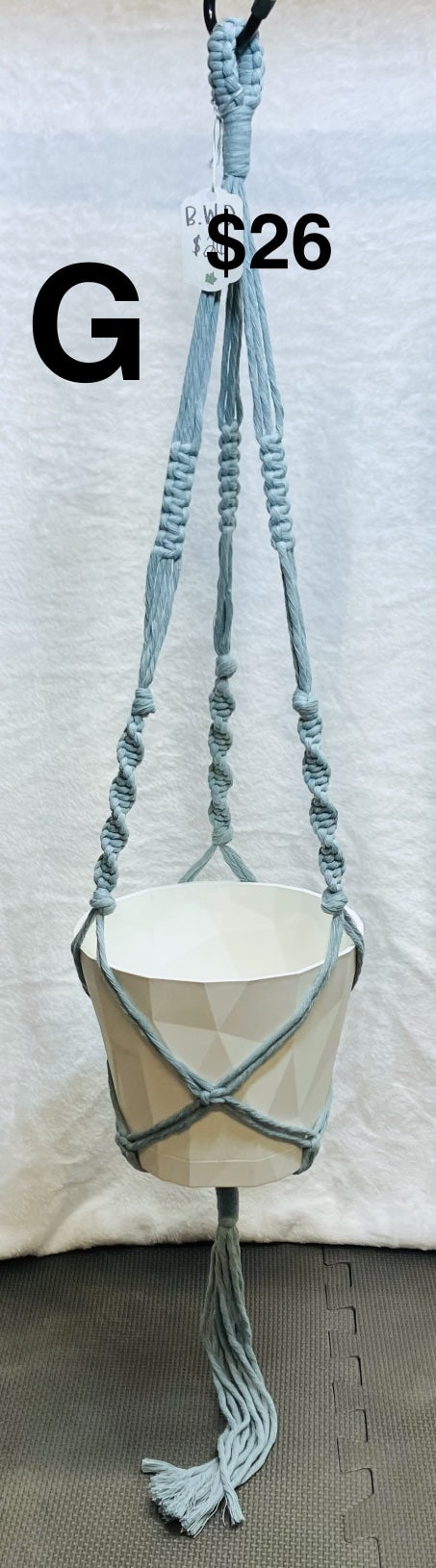 Macramé Plant Hangers – Handmade & Timeless